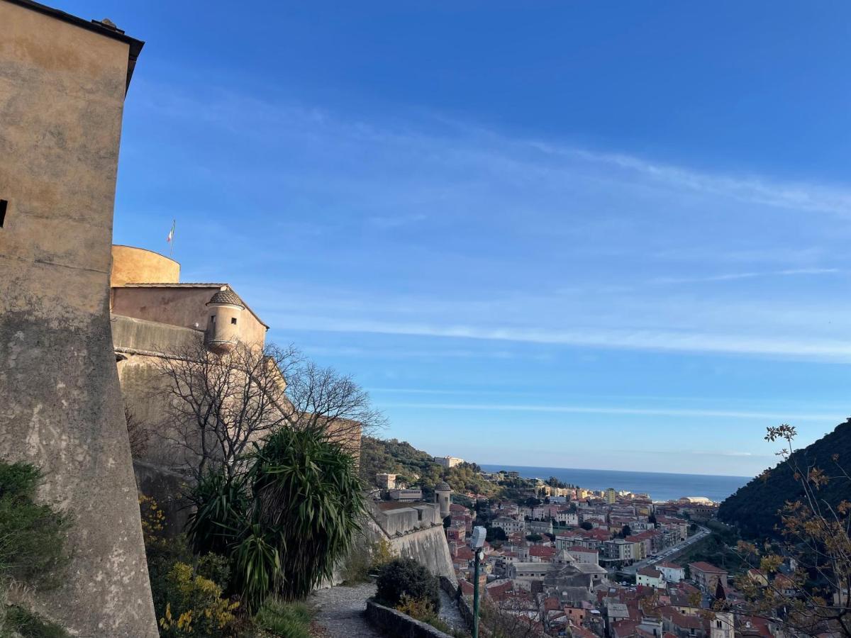 Bike & Sea Under Castle Dreams At Finalborgo Leilighet Finale Ligure Eksteriør bilde