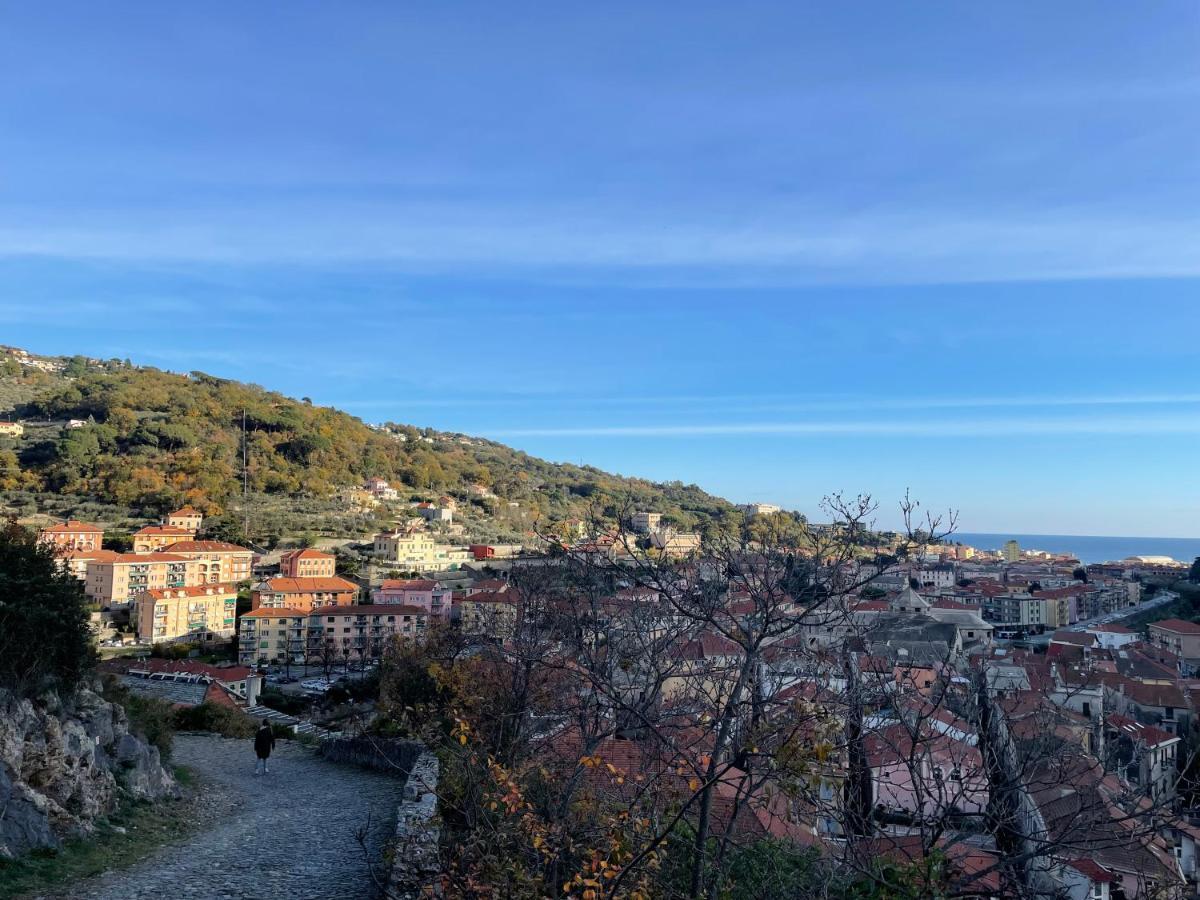 Bike & Sea Under Castle Dreams At Finalborgo Leilighet Finale Ligure Eksteriør bilde